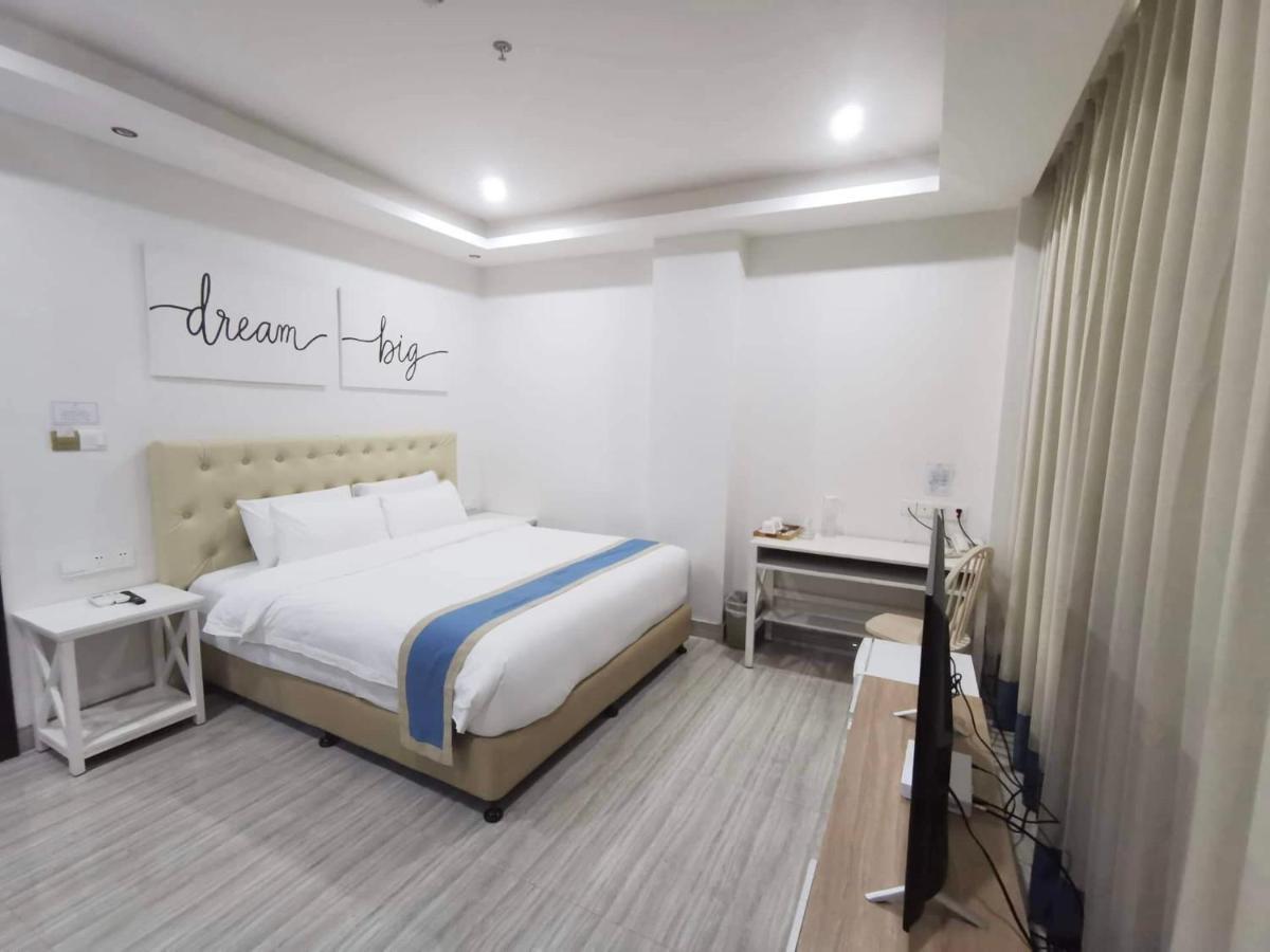Hampton Suites Davao City Eksteriør bilde