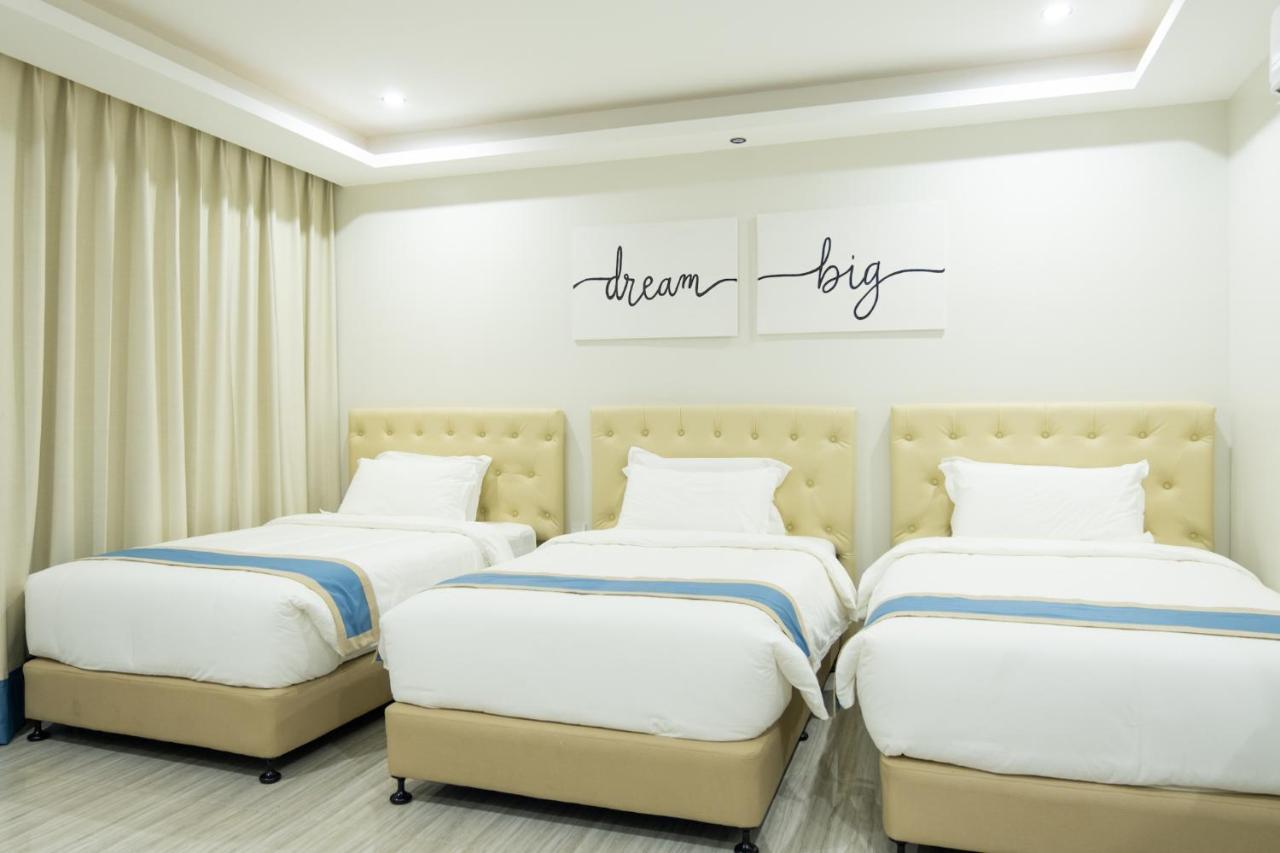 Hampton Suites Davao City Eksteriør bilde