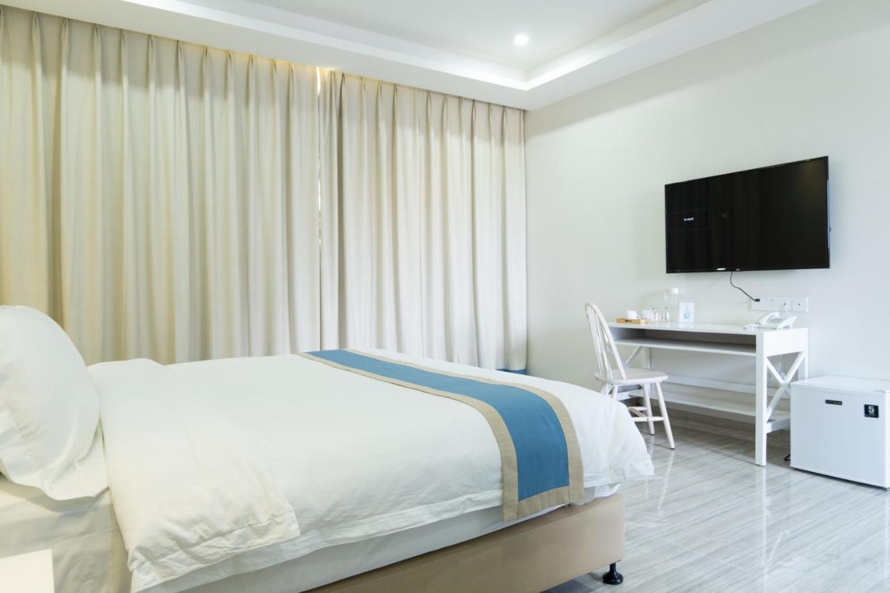 Hampton Suites Davao City Eksteriør bilde